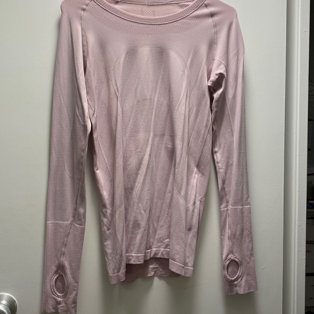 Lululemon pink top